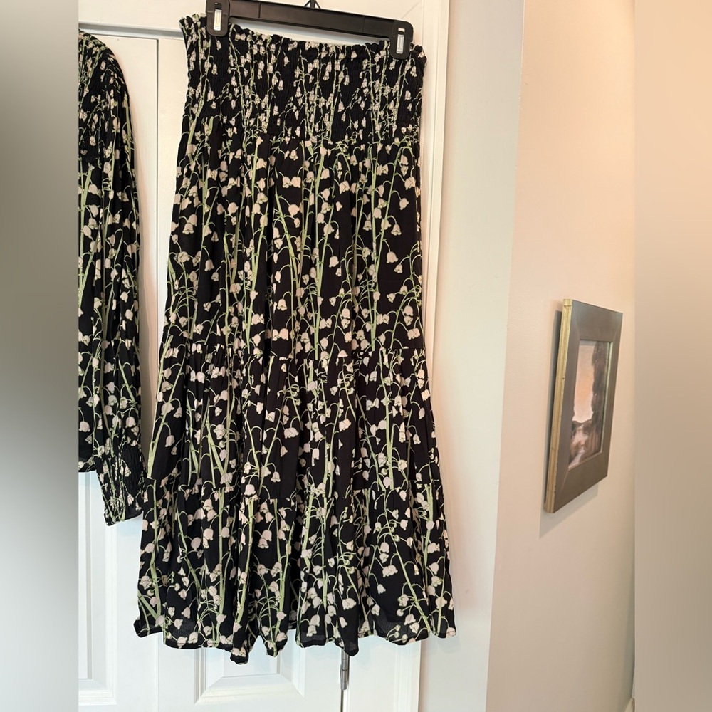 Elizabeth James The Label Pull On Floral Black and Green Maxi Skirt Large - Picture 5 of 6